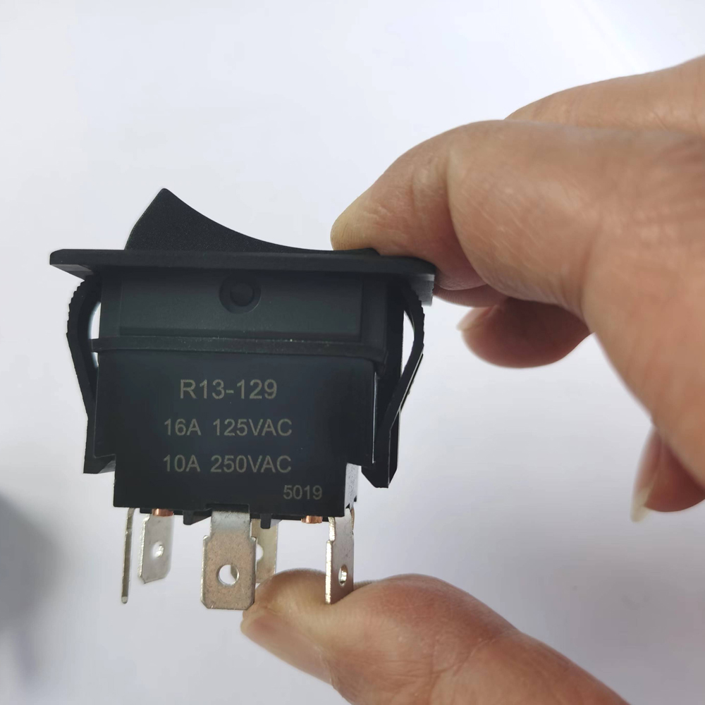 R13-129 4Pin 6Pins 125/250V 16 - đánh giá và giá Power Tools
